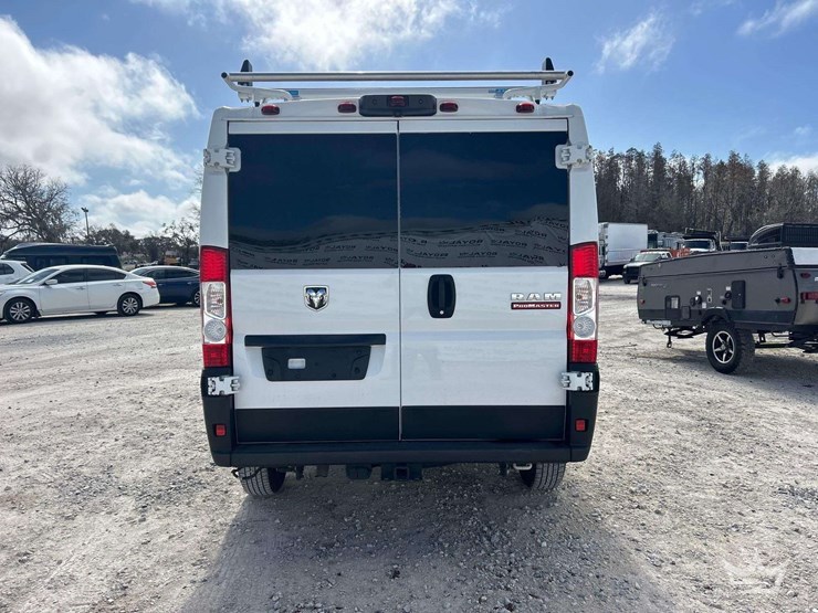 2022-ram-promaster-2500-image-21