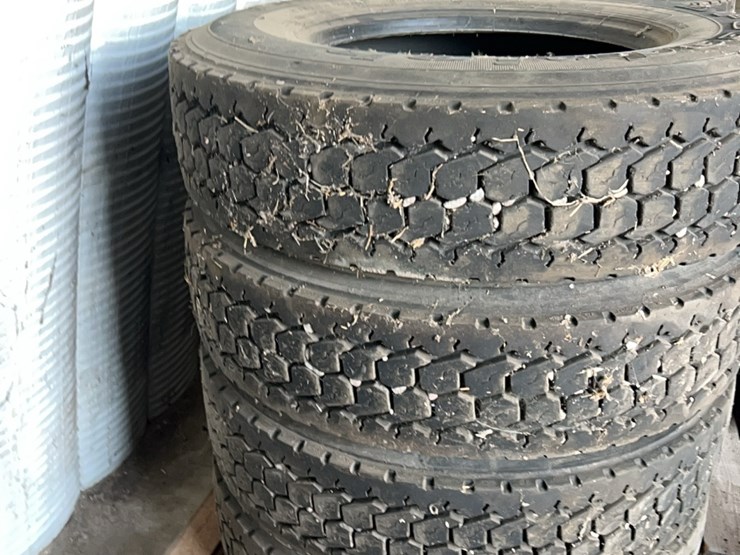 set-of-eight-truck-tires,-size-is-275/80/r-22.5,-all-are-excellent-shape-image-14