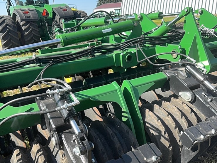 2023-john-deere-h-image-44