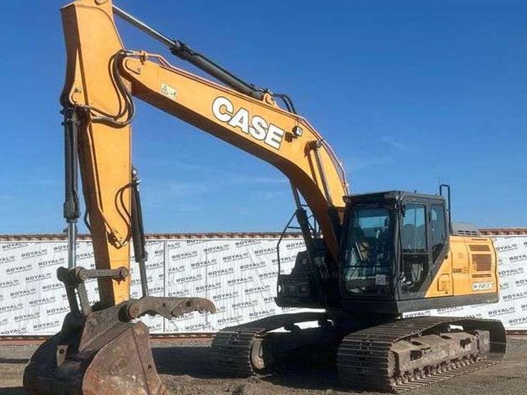 2022-case-cx220-image-1