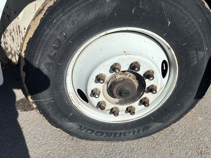 freightliner-fl70-image-62