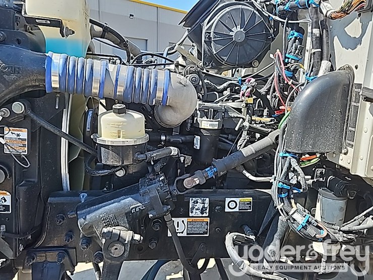 2018-peterbilt-337-image-44