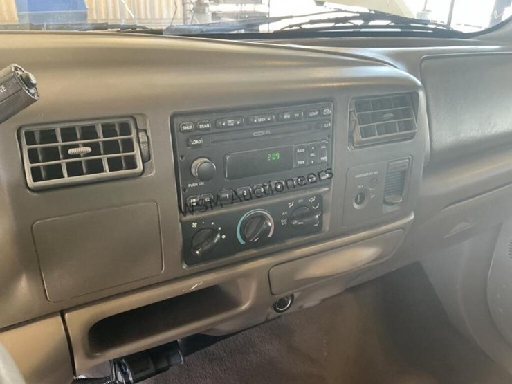 2001-ford-f250-image-18