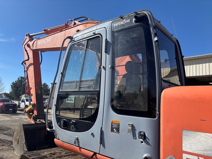 hitachi-ex200-lc-image-10