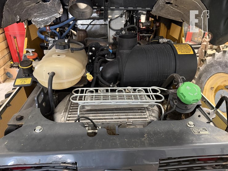 2024-deere-330g-image-22