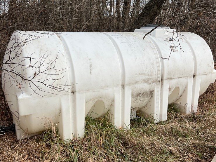 lot-42.-1000-gallon-poly-tank-image-5