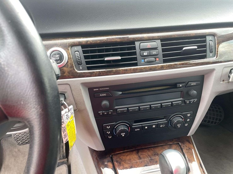 2006-bmw-325i-4-door-sedan-(178,642-miles)-image-13