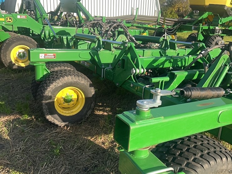 2018-john-deere-1910-image-95