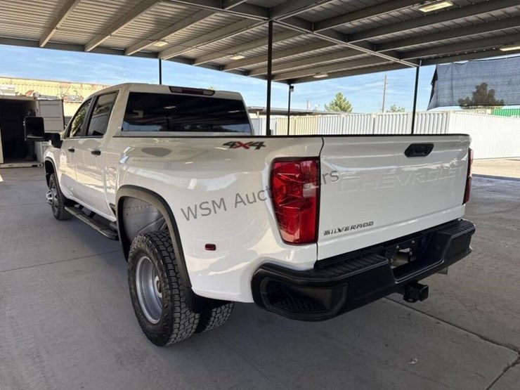 2022-chevrolet-silverado-3500hd-image-6