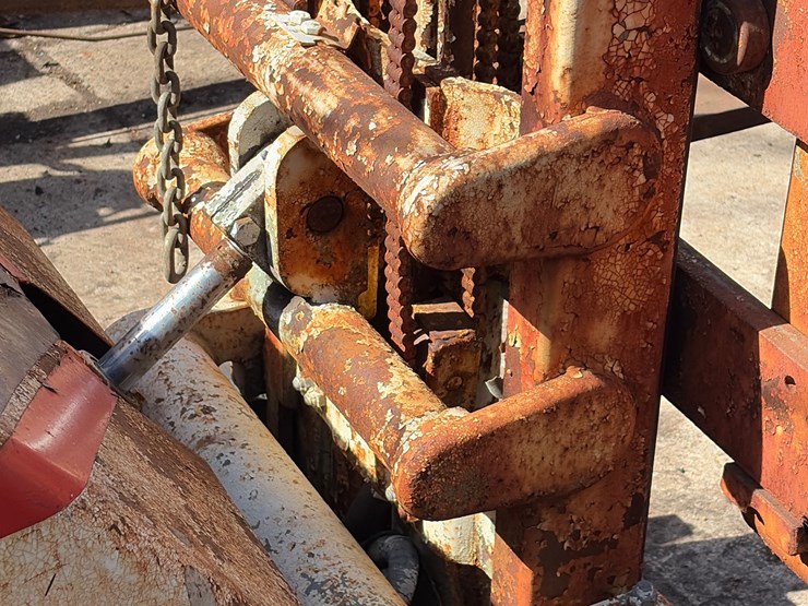 #10-•-clark-electric-forklift,-no-charger-image-8