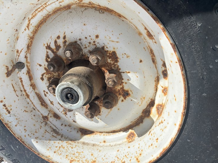 #2272-•-b-&-b-26'-equipment-trailer-image-45