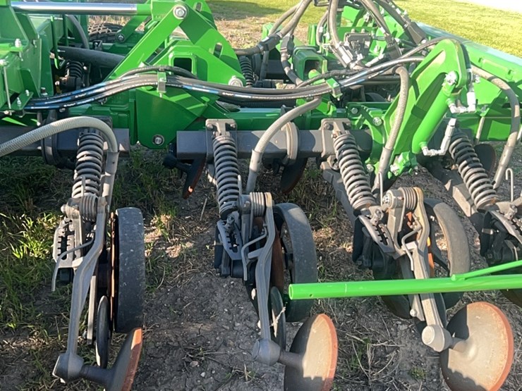 2018-john-deere-1910-image-182