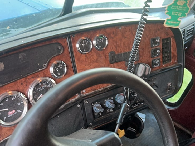 2003-peterbilt-379-image-49