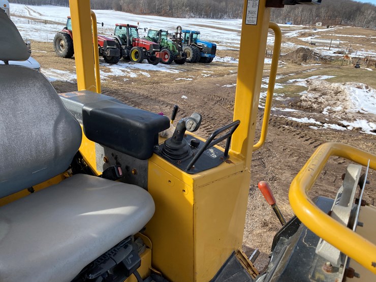 2004-deere-700h-lgp-image-36