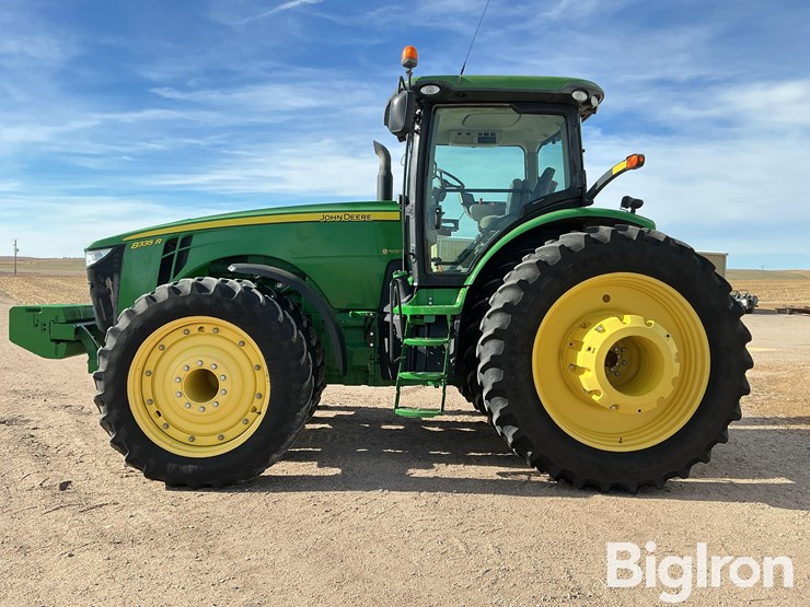 2011-john-deere-8335r-mfwd-tractor-image-8