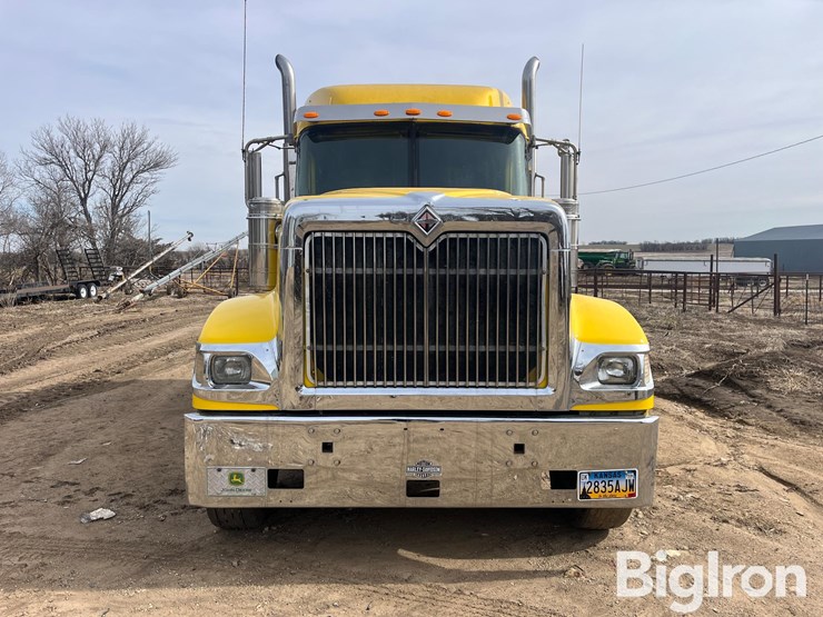 2005-international-9900ix-t/a-truck-tractor-image-2
