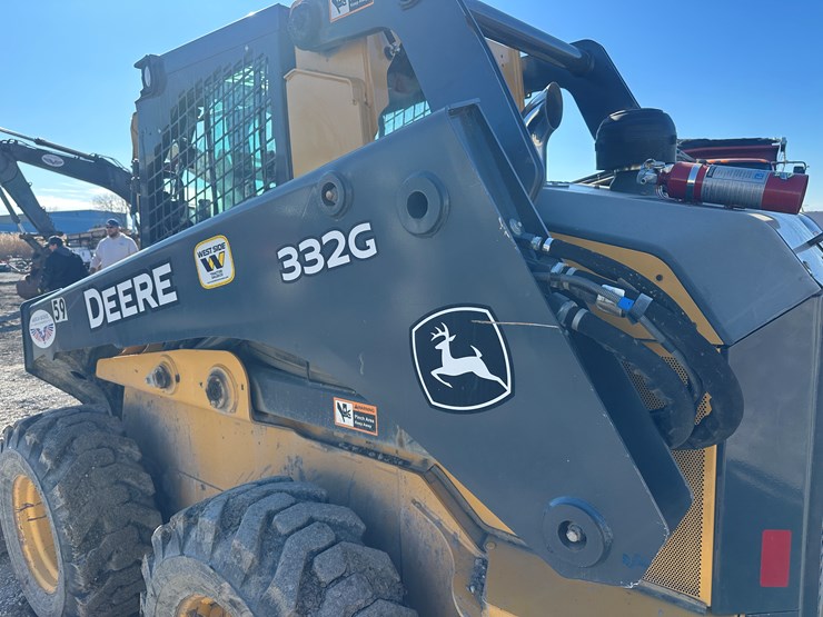 deere-332g-image-16