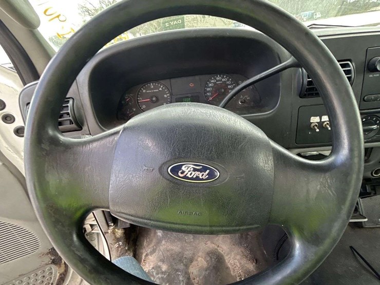 2005-ford-f350-image-12