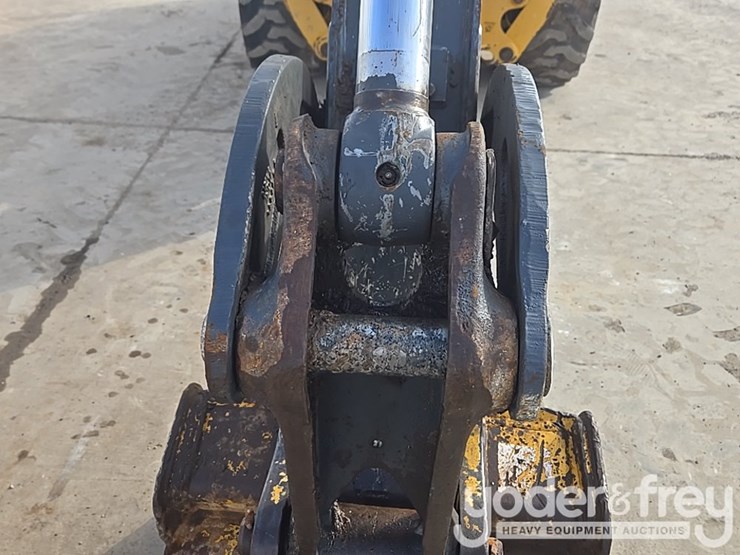 2018-deere-310sl-image-56