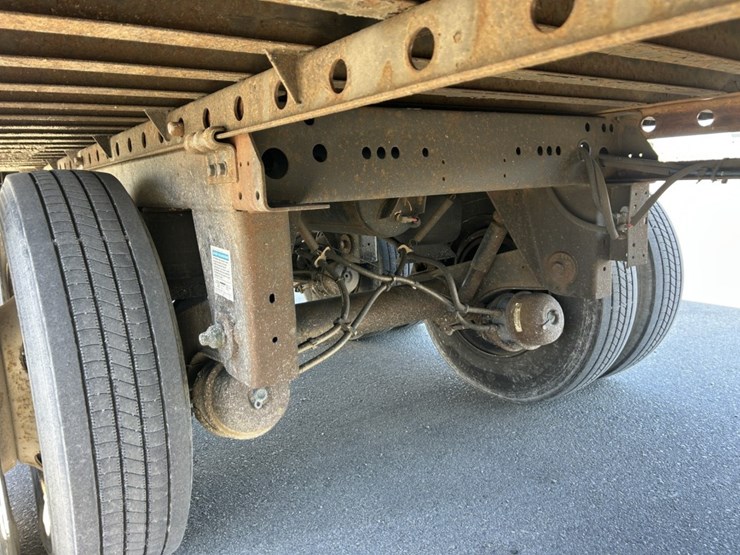 2014-utility-53'-image-31