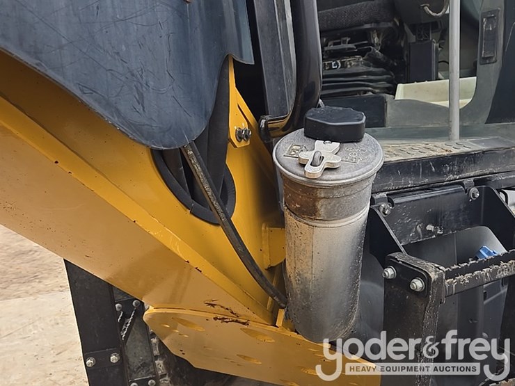 2015-caterpillar-12m3-image-82