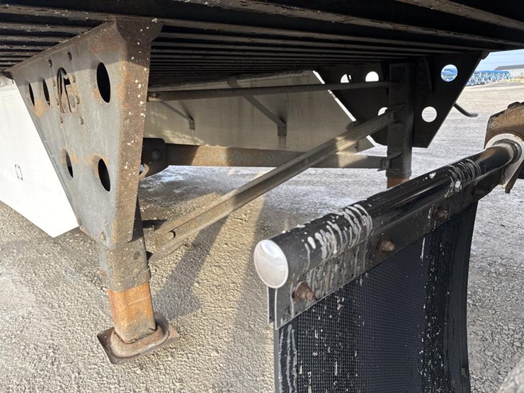 2017-utility-53'-image-9