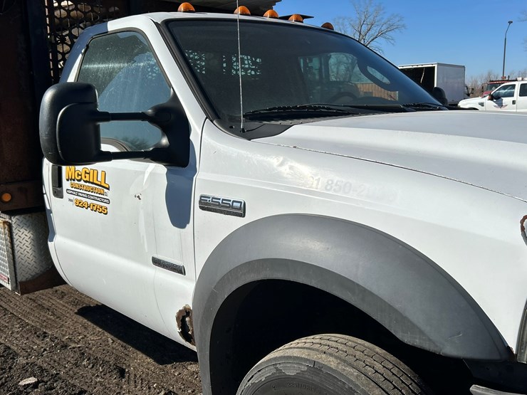 2005-ford-f550-image-13