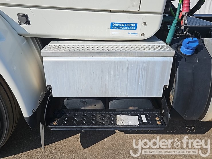 2017-international-8600-image-28