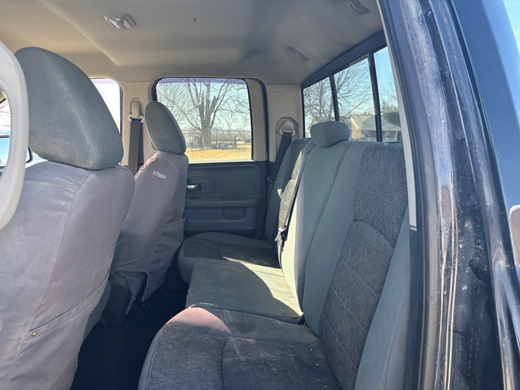 2014-dodge-1500-image-30