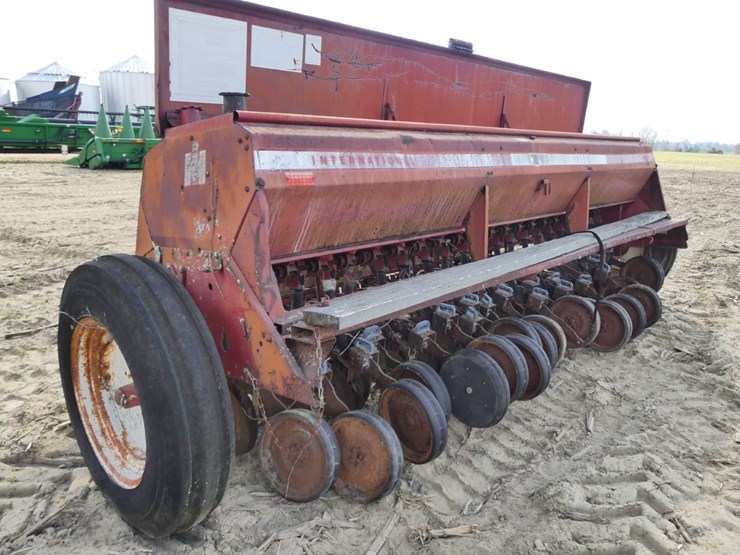 case-ih-5100-image-4