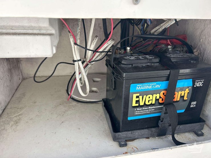 2001-wellcraft-boat-w/-2000-boat-trailer,-image-13