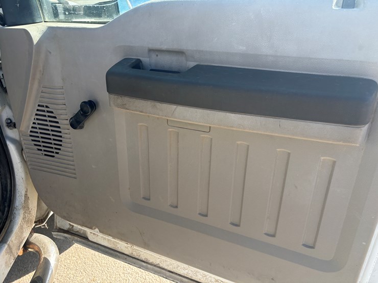 2008-ford-f350-image-26