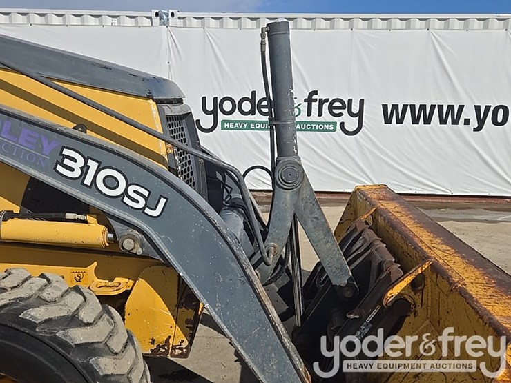 2010-deere-310sj-image-33