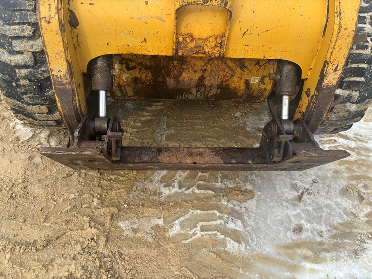 2009-caterpillar-252b2-image-17