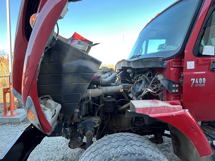 2002-international-7400-image-40