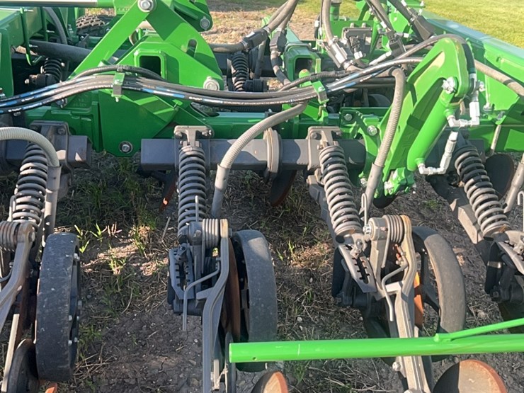 2018-john-deere-1910-image-183