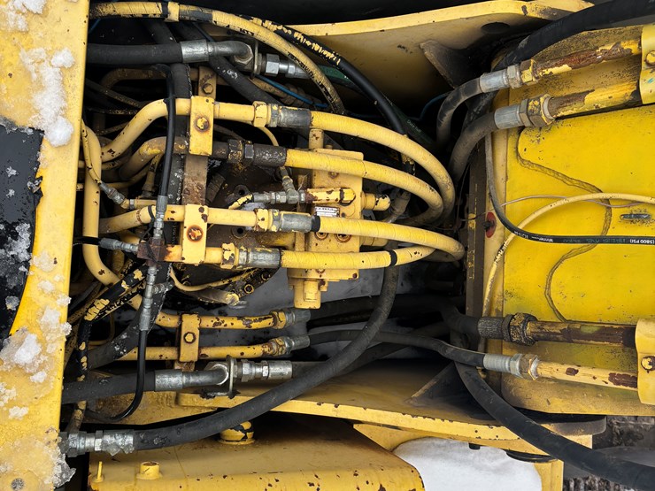 #2283-•-kobelco-sk-220-mark-iv-excavator-image-26