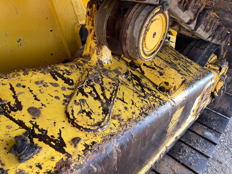 2022-komatsu-d51pxi-image-18