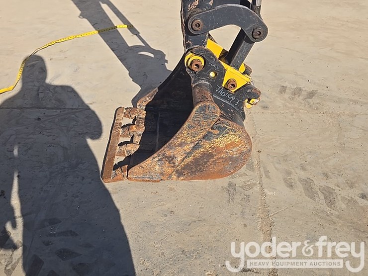 2020-deere-35g-image-27