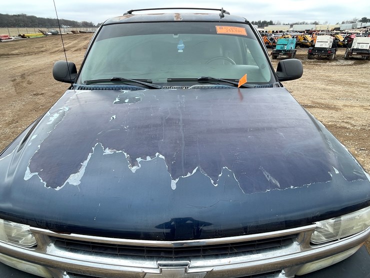 2006-chevrolet-suburban-image-9