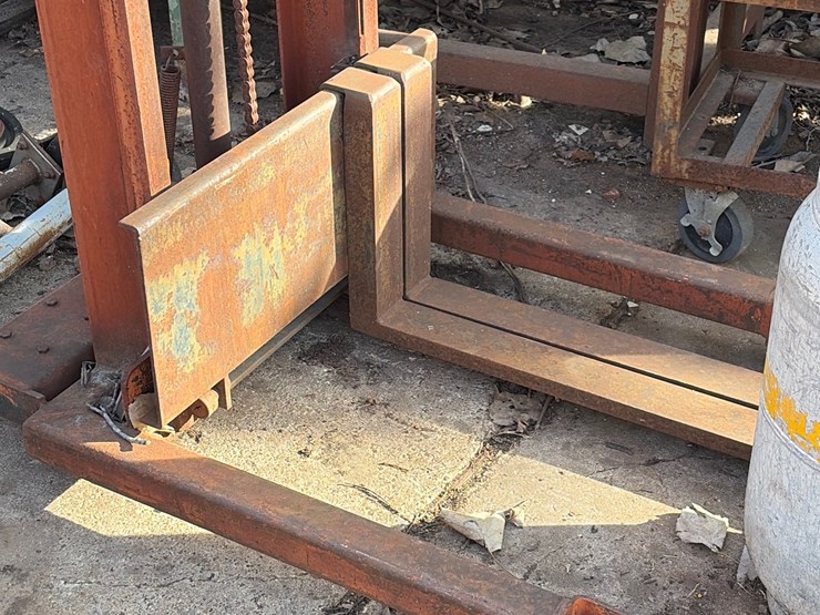 #80-•-presto-manuel-hydraulic-forklift-image-2