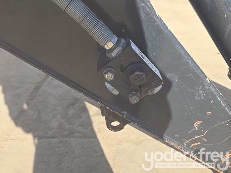 2020-deere-35g-image-55