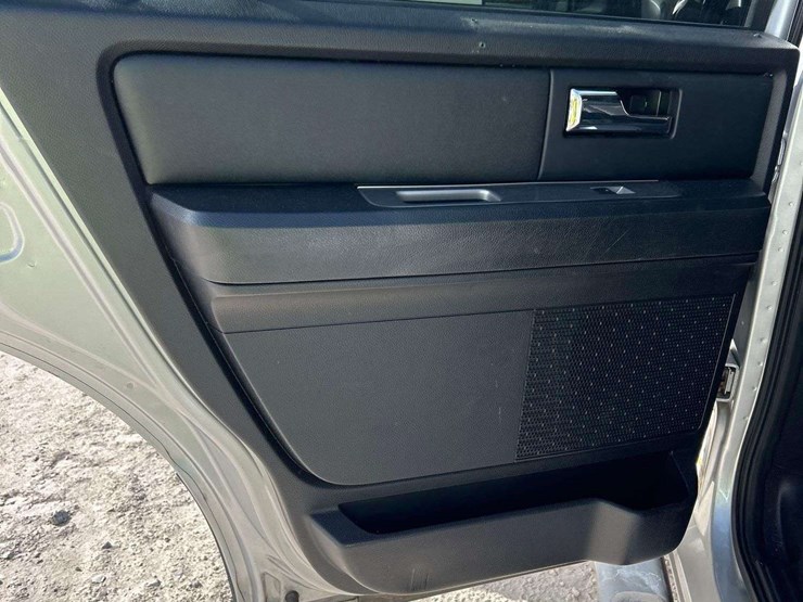 2017-ford-expedition-image-19