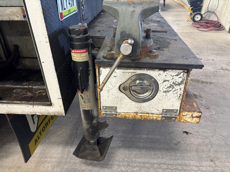 1987-peterbilt-379-image-65