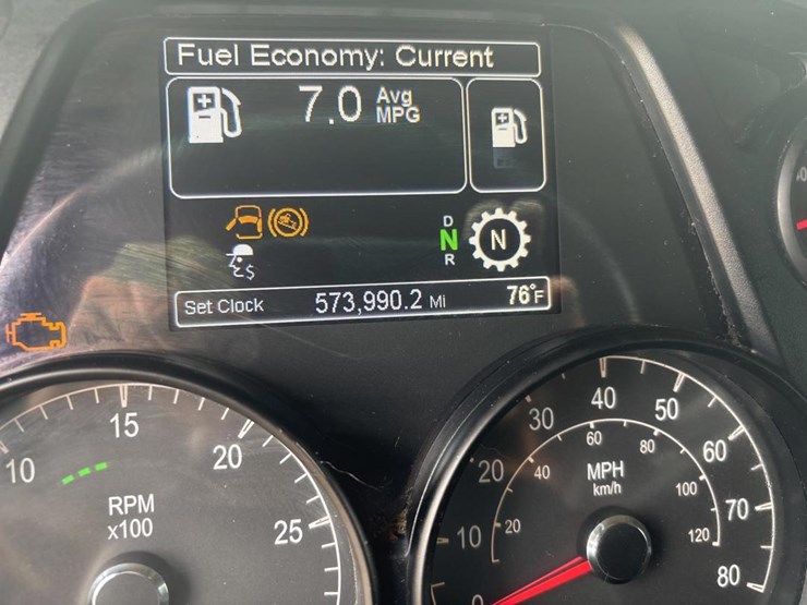 2019-peterbilt-579-image-37