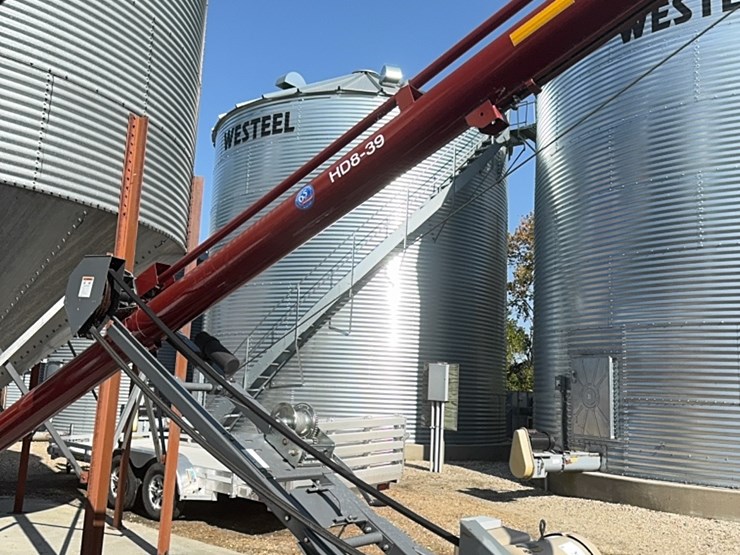 meridian-grain-auger-8“-x-39‘,-used-little,-like-brand-new,-equipped-with-220-single-phase-motor,-10-hp-image-3