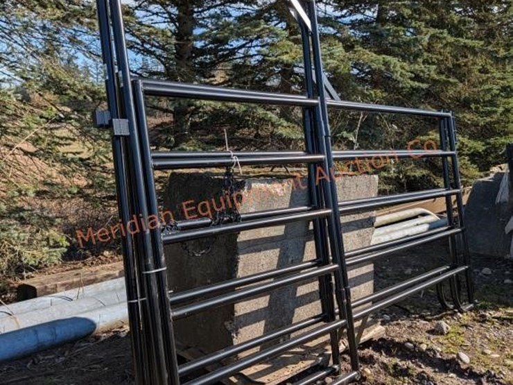 7'-x-9.5'-md-panel-w/-gate-image-11