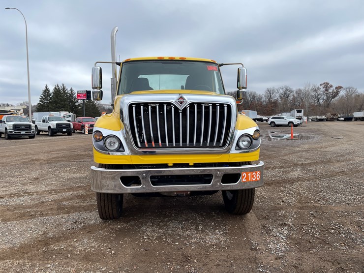 #1030-•-2011-international-truck-tractor-(has-mn-title)-image-8