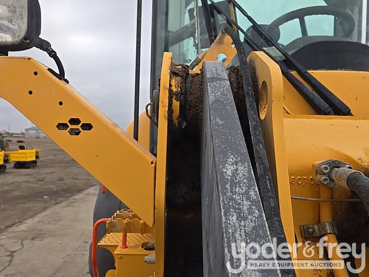 2021-volvo-l90h-image-38