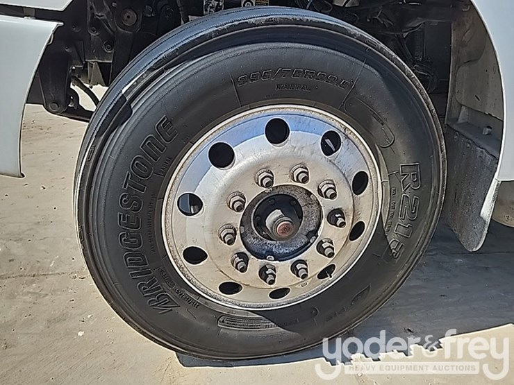 2018-peterbilt-337-image-10